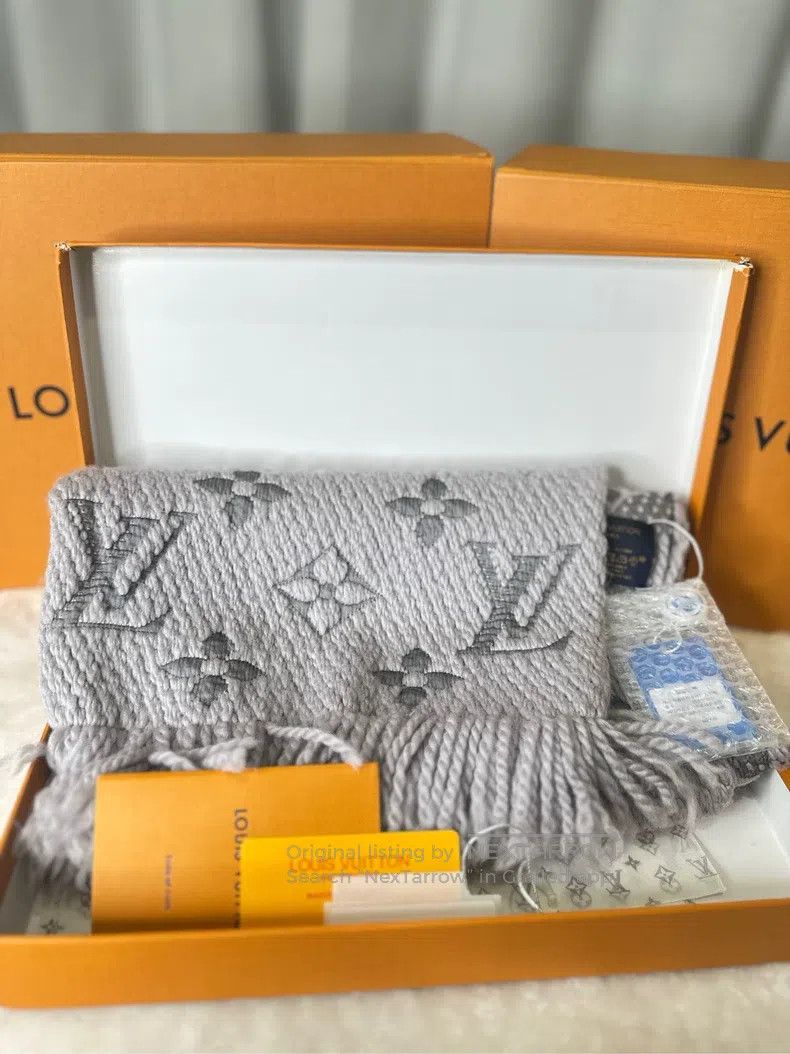 Louis Vuitton Louis Vuitton Pearl reversible scarf Size ONE SIZE - 1 Thumbnail
