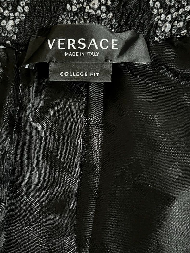 Versace Versace Mulberry silk shorts Size US 34 / EU 50 - 3 Thumbnail