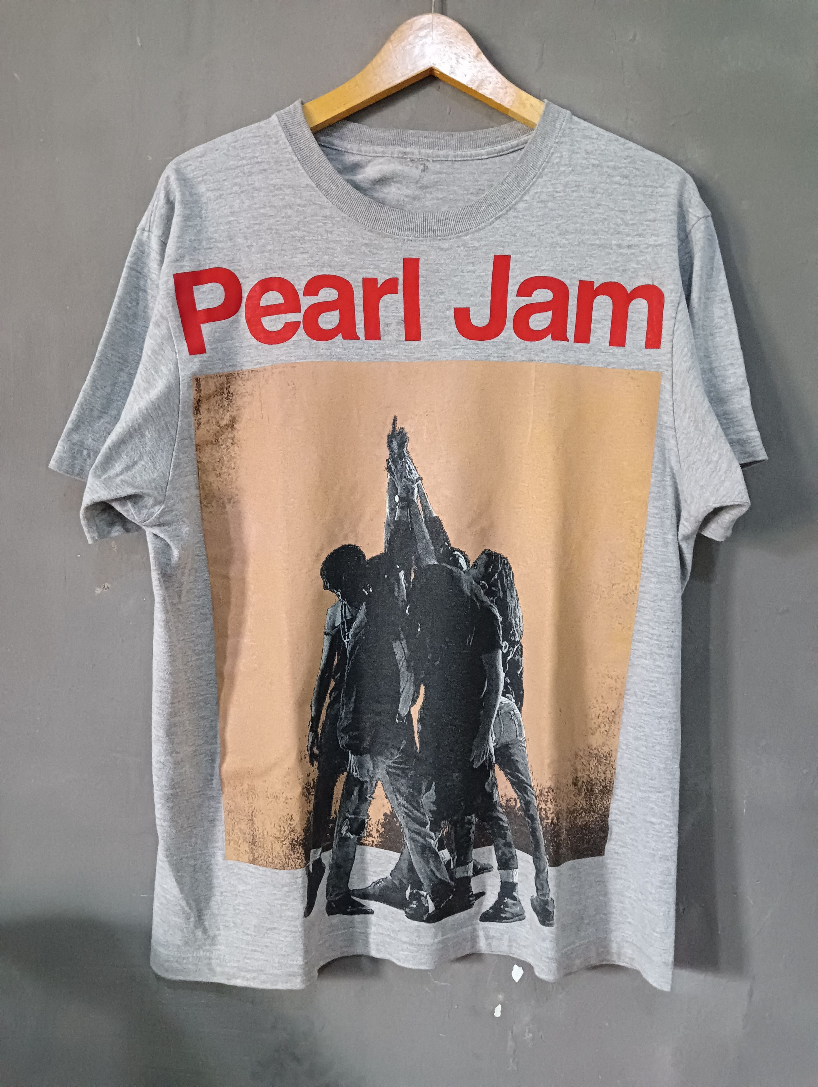 Band Tees × Vintage Vintage '92 Tour Tee | Pearl Jam "ten" UK Tour - feb '92 Size US L / EU 52-54 / 3 - 1 Thumbnail