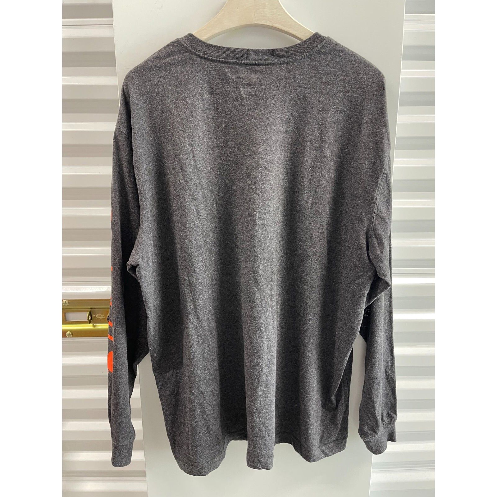 Carhartt VTG 90S Y2K CARHARTT GREY ORANGE LOGO LONG SLEEVE SZ XL MENS Size US XL / EU 56 / 4 - 4 Thumbnail