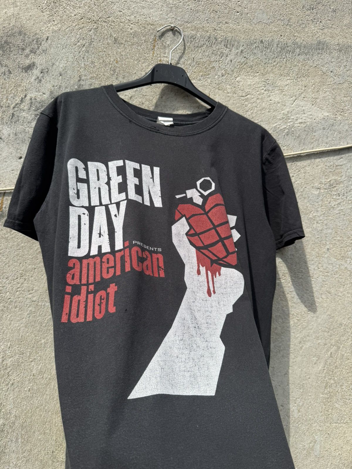 Band Tees 00s Green Day American Idiot Washed Thrashed Tee Punks Size US S / EU 44-46 / 1 - 2 Thumbnail
