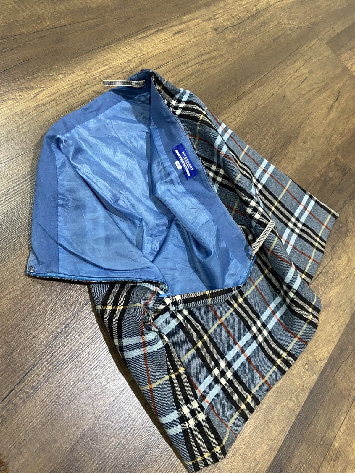 Burberry Vintage Burberry Nova Check Skirt Size 27" / US 4 / IT 40 - 5 Thumbnail