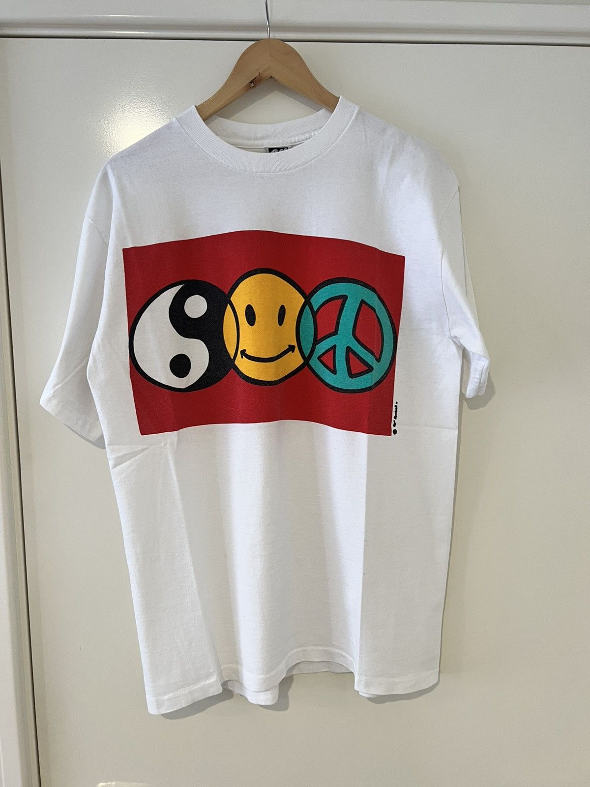 Vintage Vintage Yin Yang / Peace / Smiley Face Box Logo T-Shirt Size US L / EU 52-54 / 3 - 4 Thumbnail