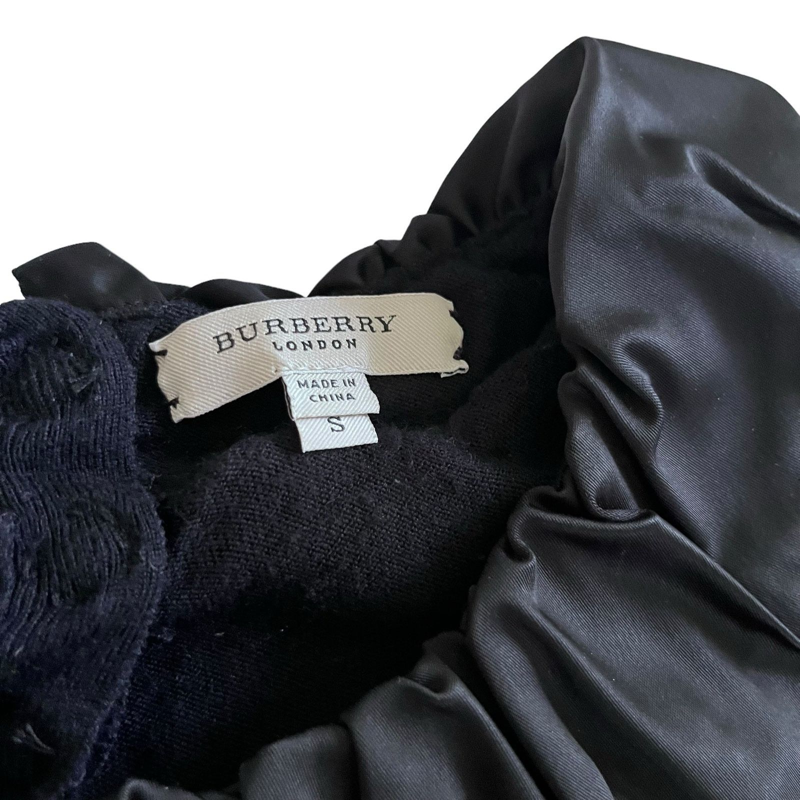 Burberry Burberry London Black Cashmere Satin Ruffle Collar Sweater Size S / US 4 / IT 40 - 4 Thumbnail