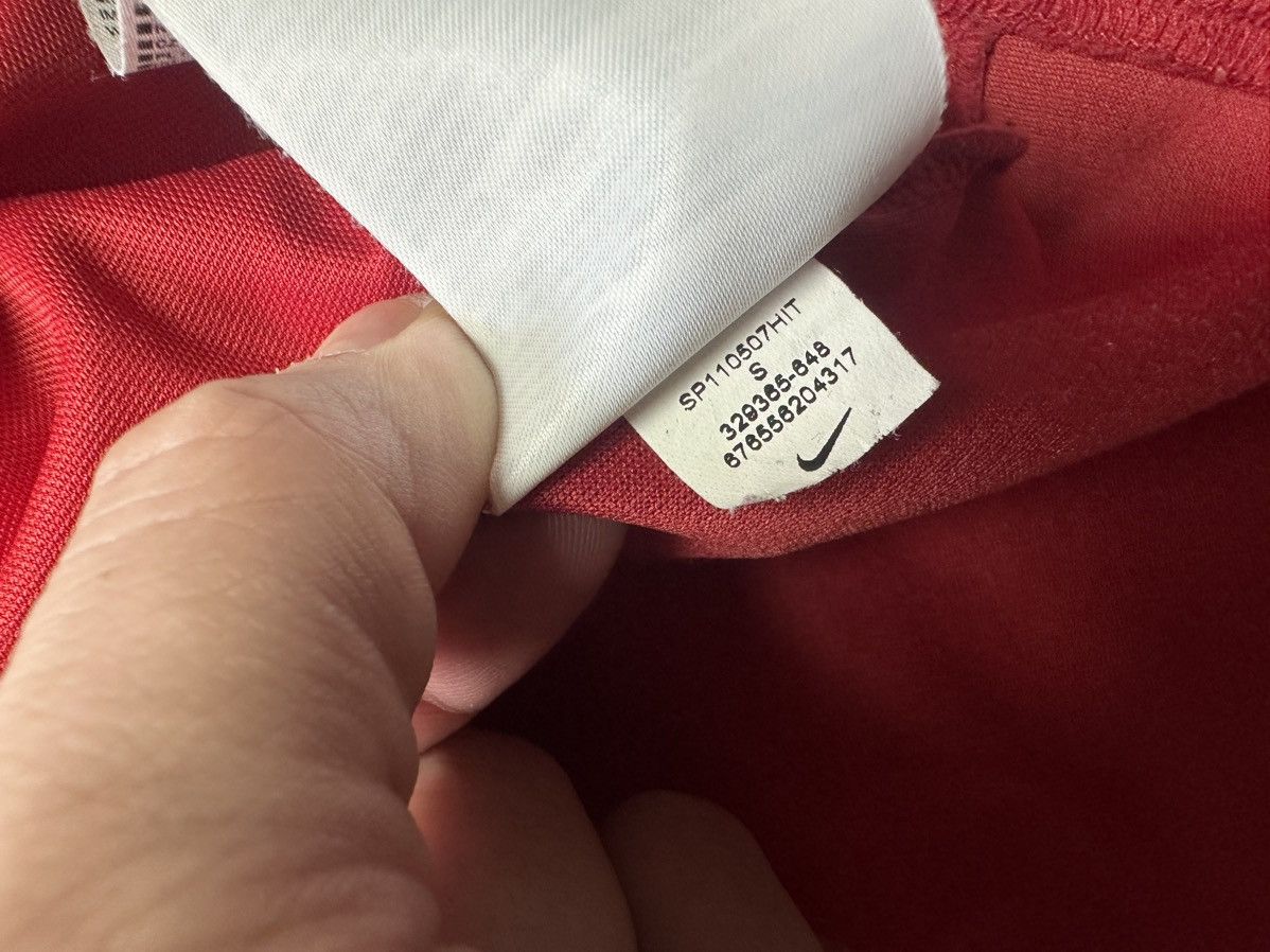 Vintage Vintage Nike soccer jersey red long sleeve size S Size US S / EU 44-46 / 1 - 10 Thumbnail