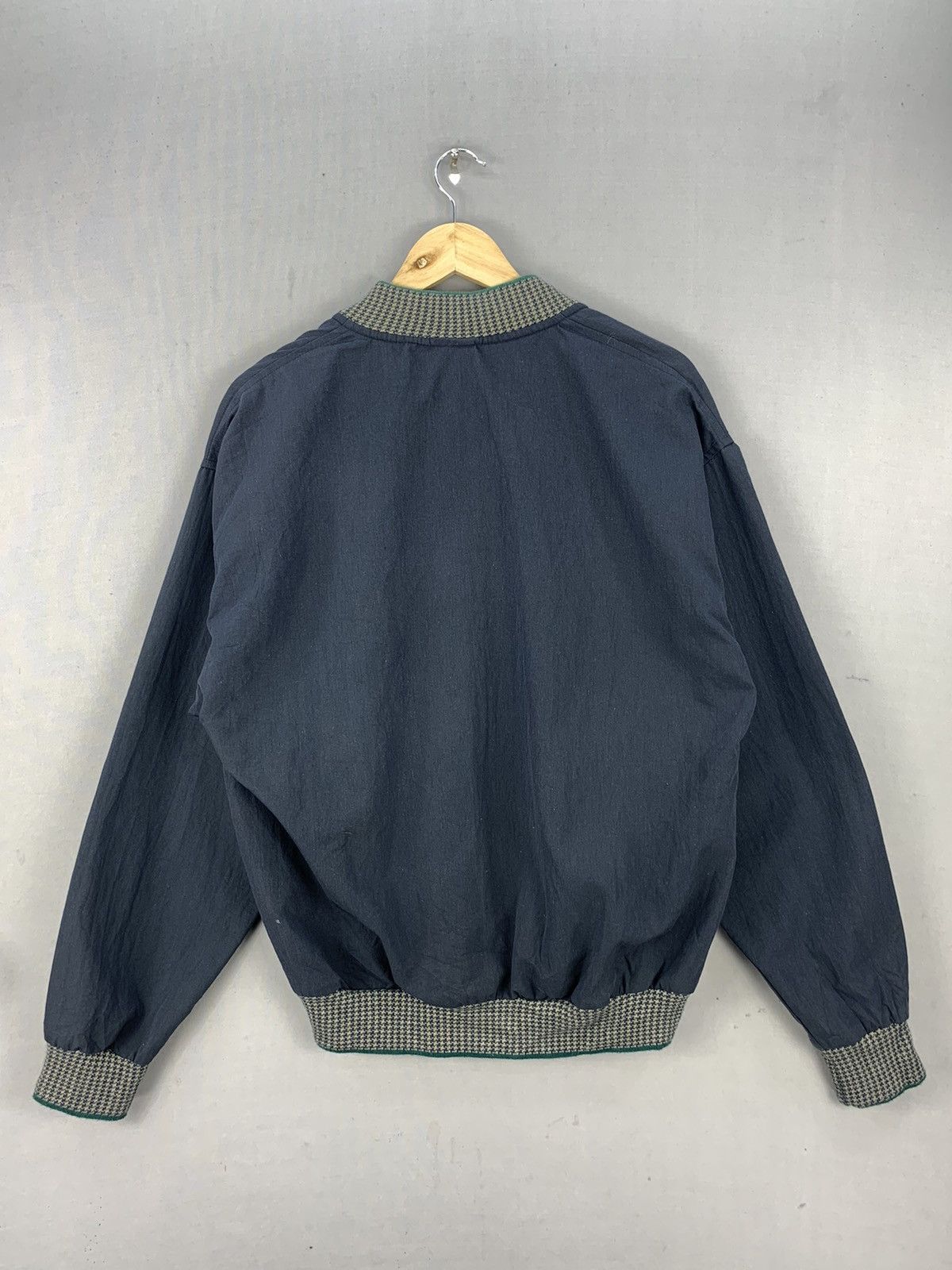 Vintage Vintage USA Hilton Moorpark College Pullover Windbreaker Size US L / EU 52-54 / 3 - 5 Thumbnail
