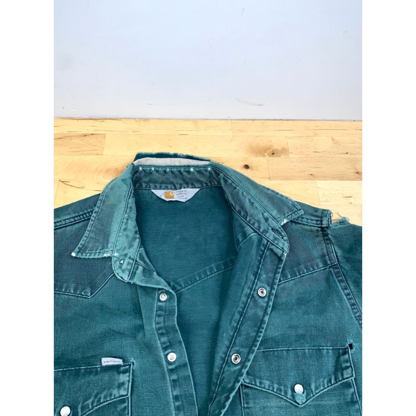 Carhartt VINTAGE Carhartt Rugged Outdoor Wear Shirt L Green Distress Pearl Snap 13186 Mens Size US L / EU 52-54 / 3 - 3 Thumbnail