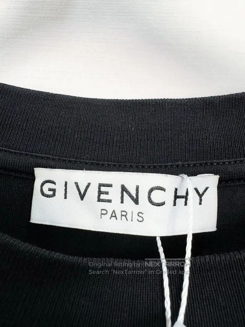Givenchy Givenchy Graffiti Short Sleeve L Size Size US L / EU 52-54 / 3 - 2 Thumbnail