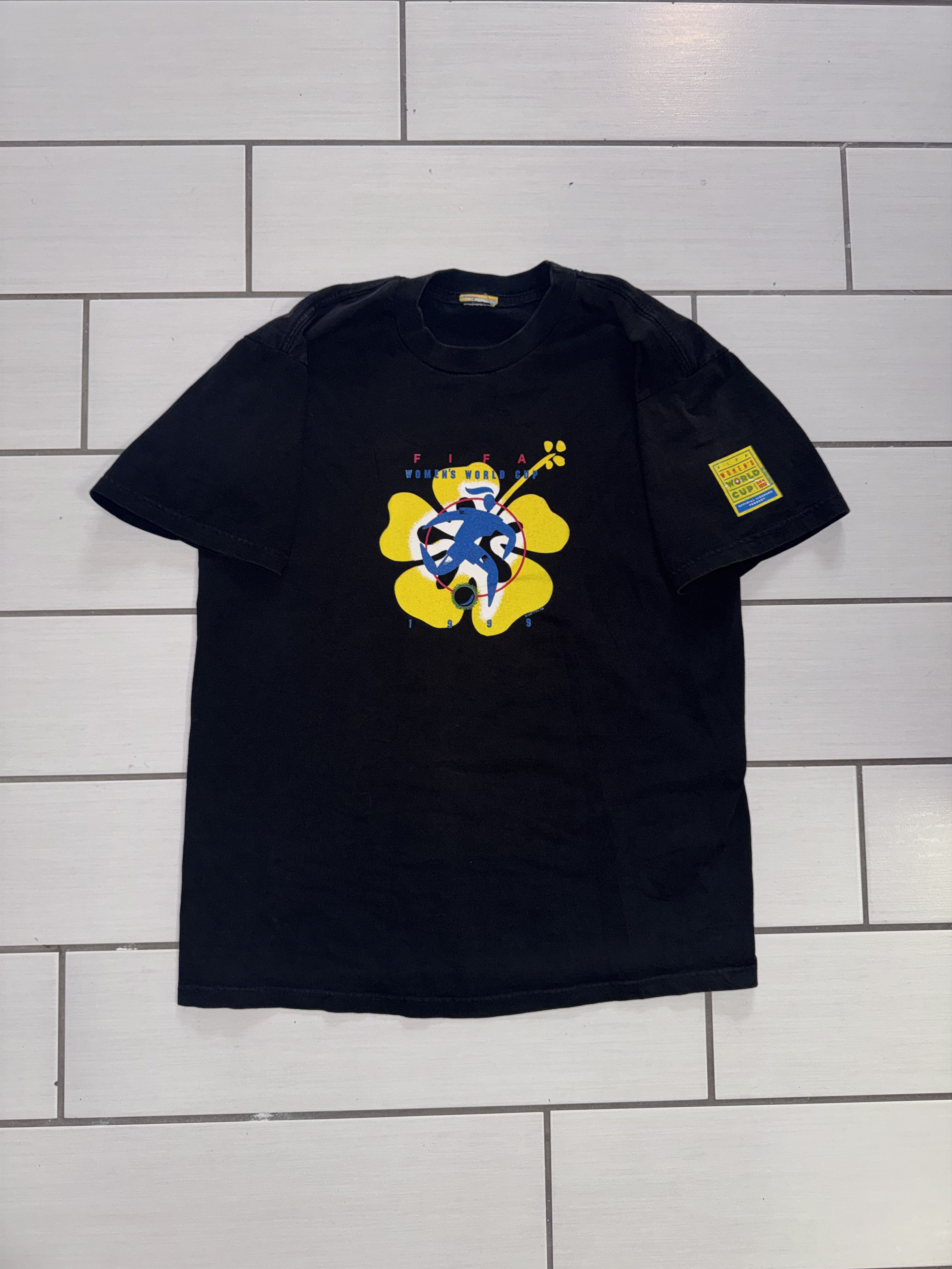Other Vintage 1999 Women's World Cup TShirt Size US M / EU 48-50 / 2 - 1 Thumbnail
