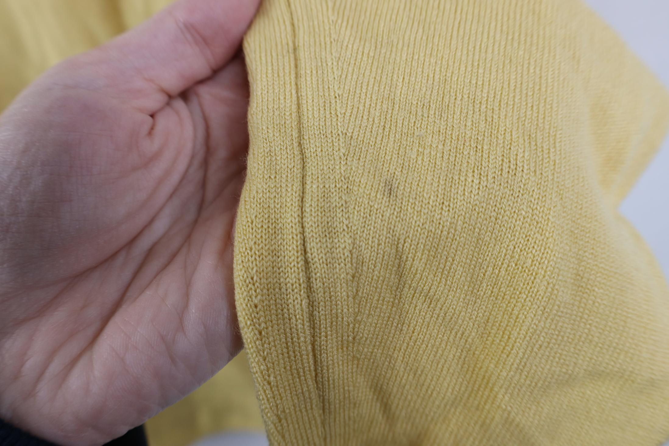 Vintage Vintage 70s Streetwear Lambswool Knit V-Neck Sweater Yellow Size US XL / EU 56 / 4 - 13 Thumbnail