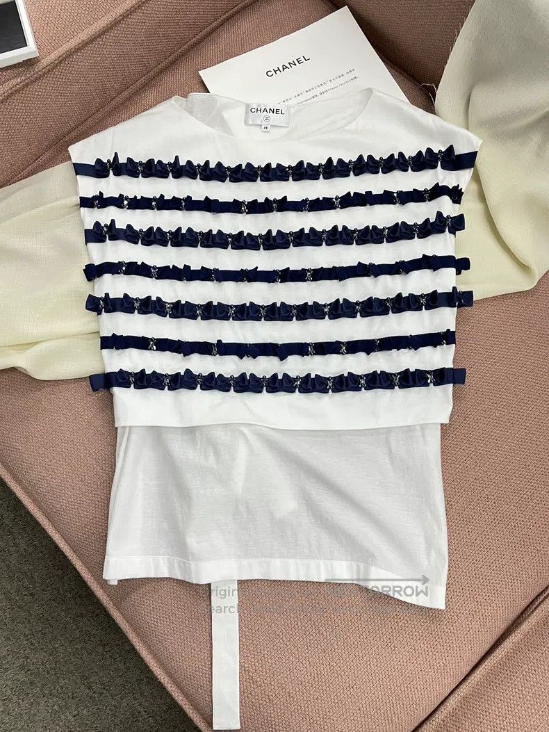 Chanel Chanel 21C handmade beaded bow blue beaded short sleeve Size XS / US 0-2 / IT 36-38 - 1 Thumbnail