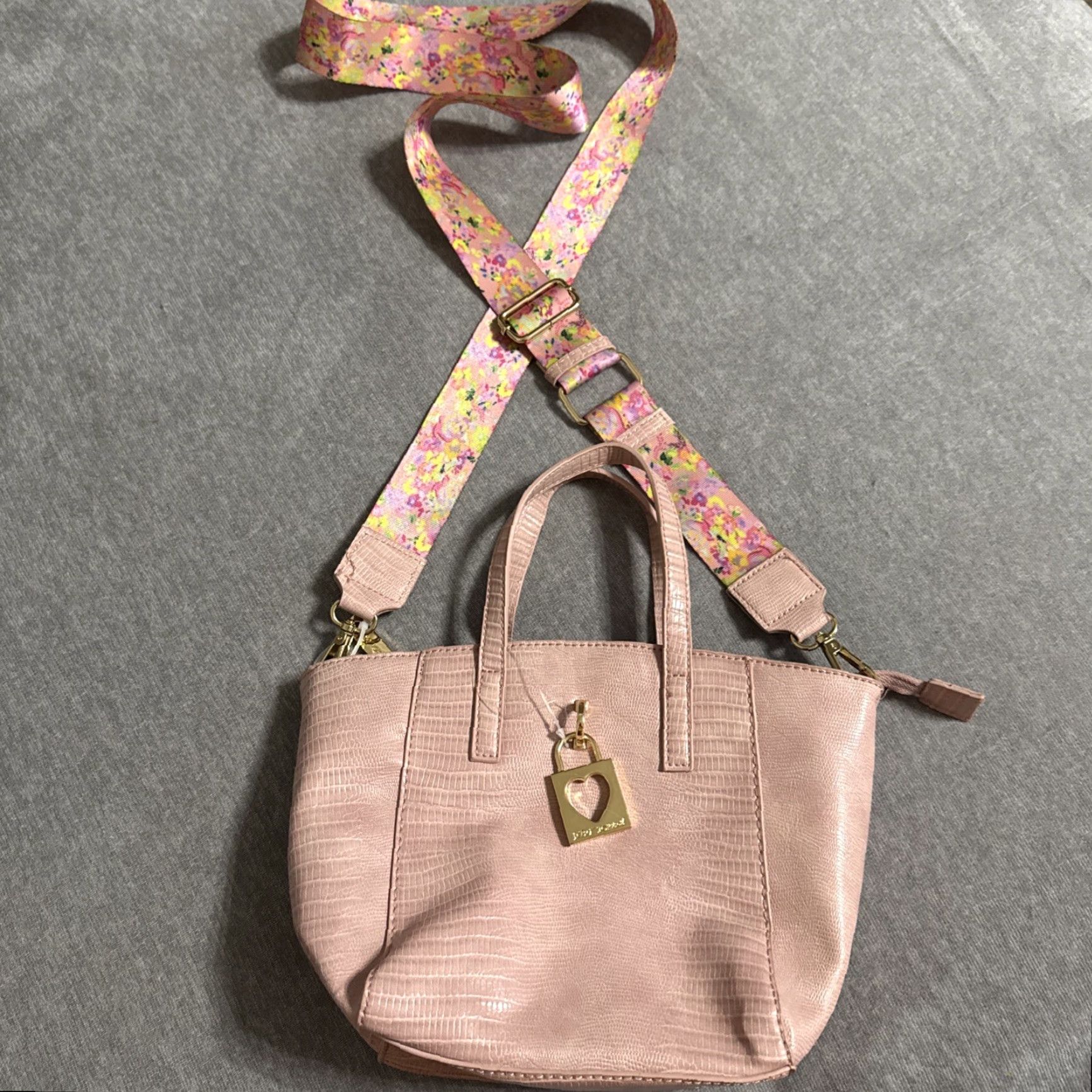 Betsey Johnson BETSEY JOHNSON Bag Siena Mini Crossbody Tote Pink XOSIENA Crossbody Women Mini Pink Bag Siena Tote Pre-owned Excellent Size ONE SIZE - 2 Thumbnail