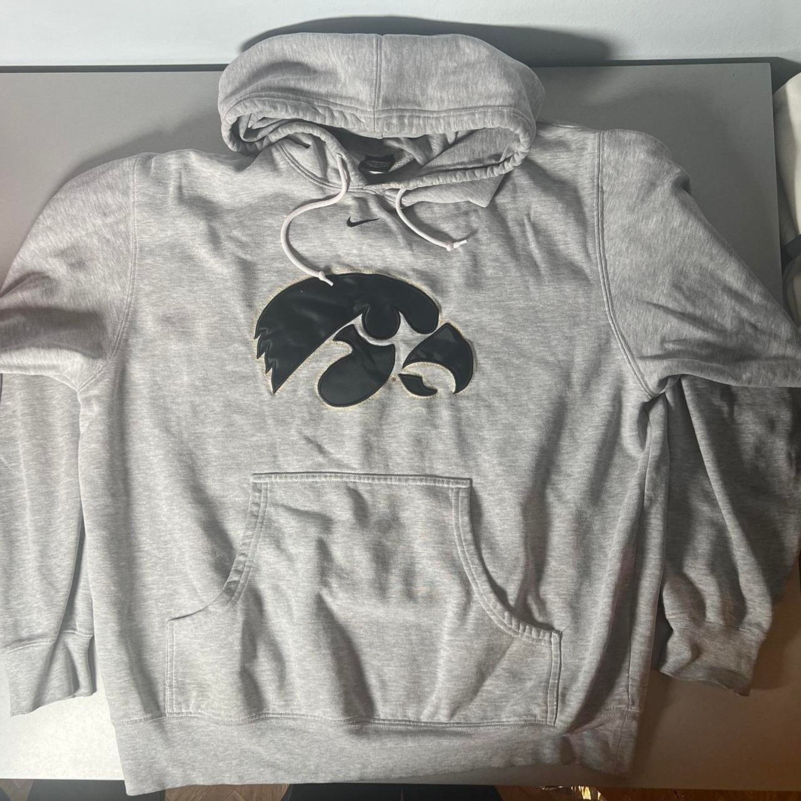 Nike nike centerswoosh hoodie University of Iowa vintage Size US L / EU 52-54 / 3 - 1 Thumbnail