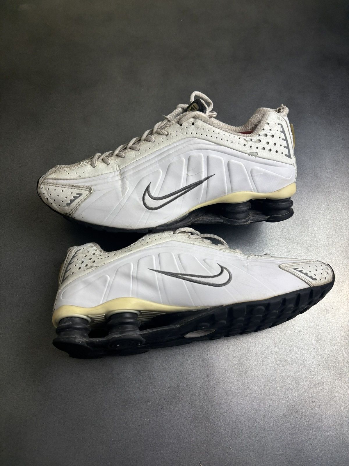 OG 2001 Nike Shox R4 Sneakers Vintage Nike Shox 104265-041