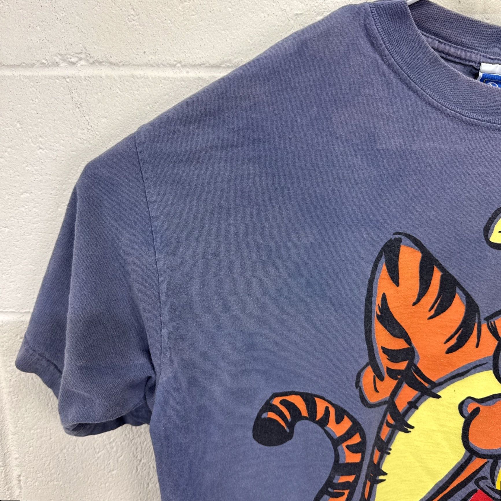 Disney VINTAGE Disney T-Shirt XL Blue Winnie the Pooh Tigger 90s Graphic Print Crew Neck Mens Size US XL / EU 56 / 4 - 6 Thumbnail