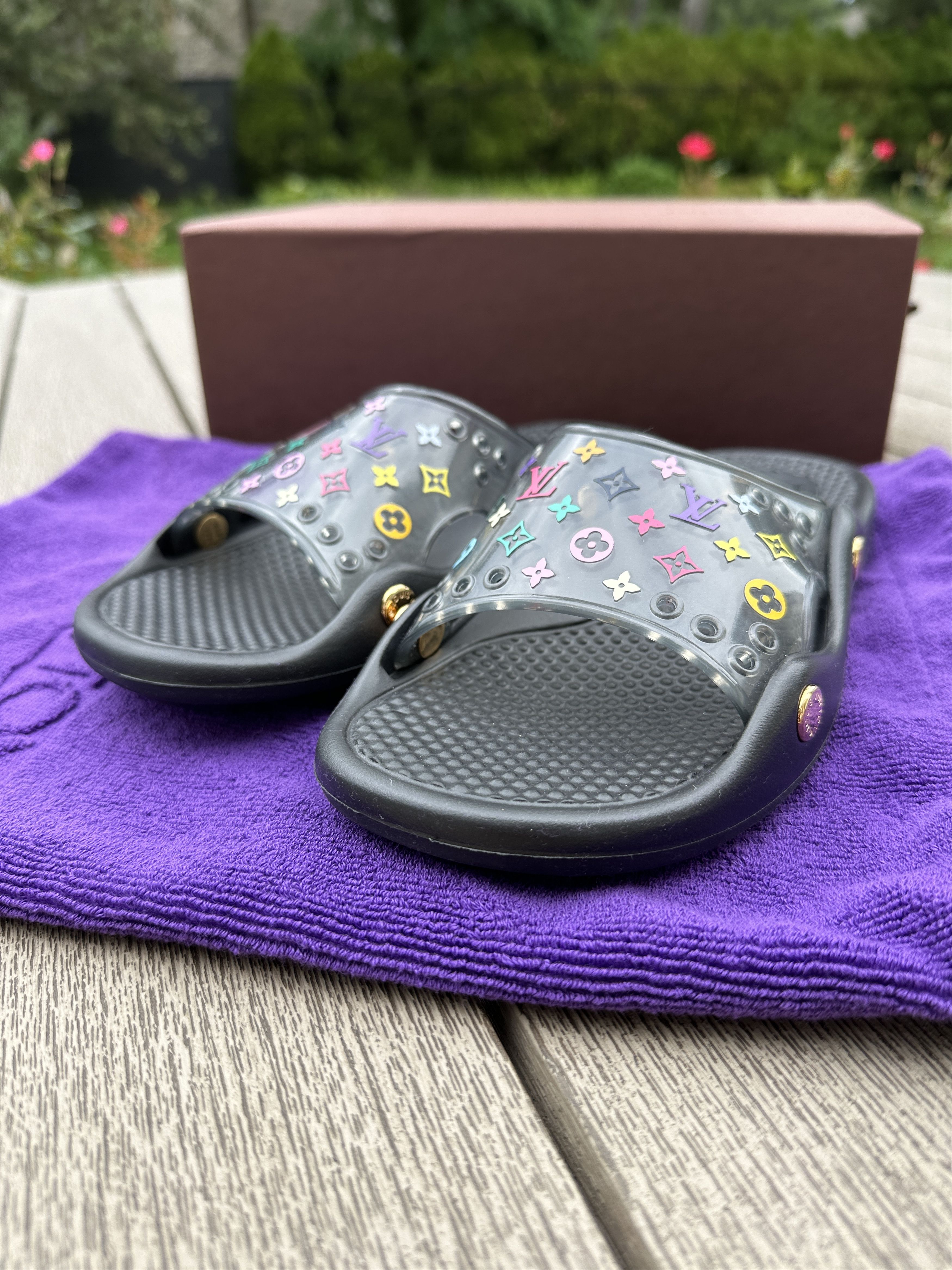 Louis Vuitton × Takashi Murakami Louis Vuitton x Murakami Flip Flops Sandals Shoes Multicolor Size US 5 / IT 35 - 8 Thumbnail