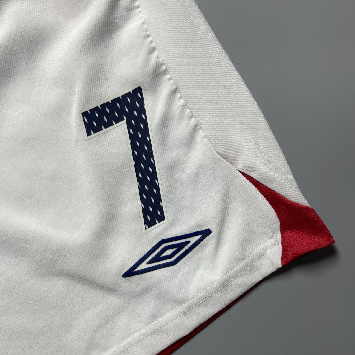 Umbro ENGLAND UMBRO 2006 WORLD CUP FOOTBALL AWAY SHORTS #7 BECKHAM Size US 40 / EU 56 - 3 Thumbnail