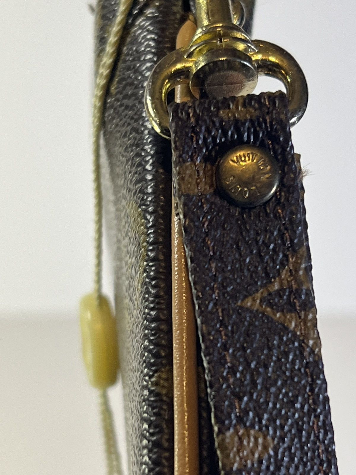 Louis Vuitton Louis Vuitton Monogram Partition Wristlet in brown luxury Size ONE SIZE - 7 Thumbnail