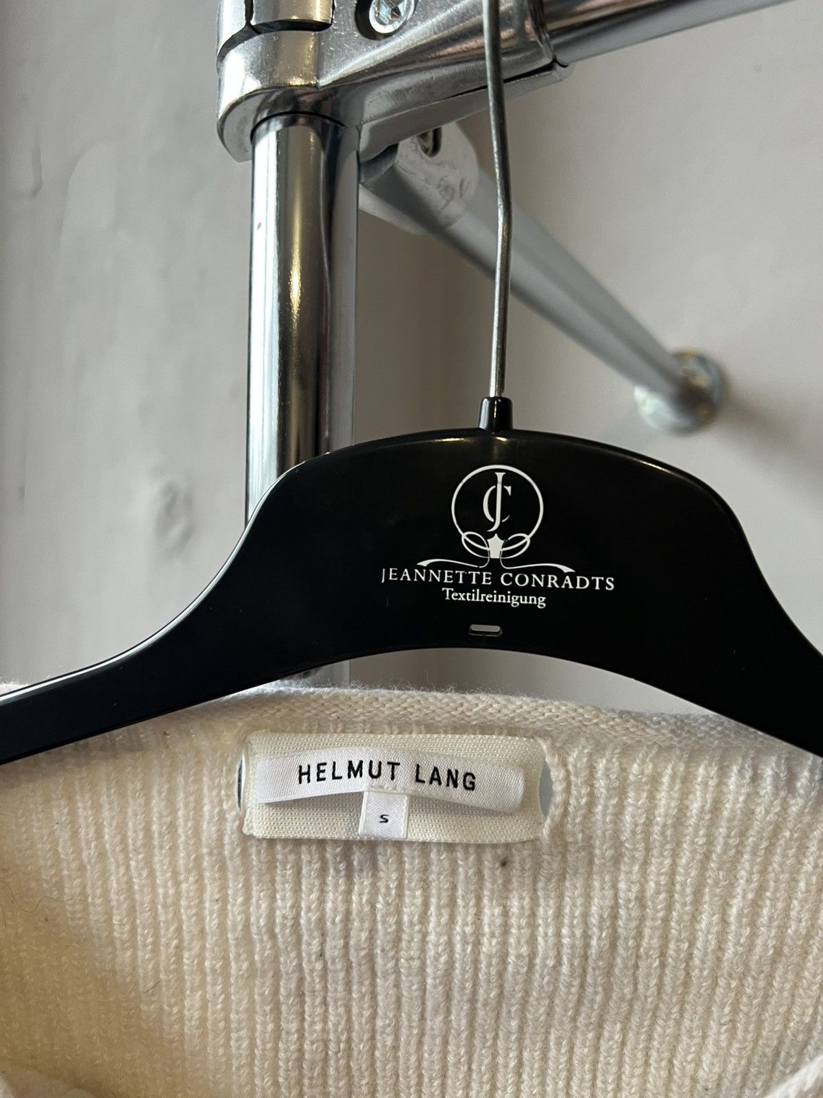 Helmut Lang HELMUT LANG CASHMERE/WOOL ASYMMETRIC WHITE SWEATER KNIT SZ S Size S / US 4 / IT 40 - 6 Thumbnail