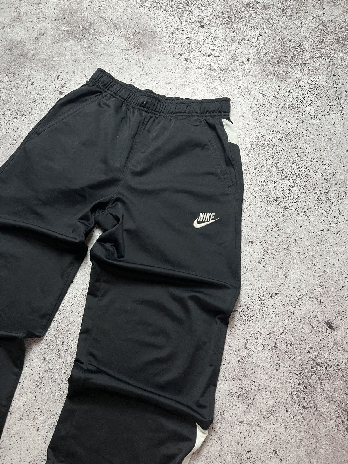 Nike × Vintage 🌽Vintage Nike Trackpants Nylon Y2K Style Drill Size US 30 / EU 46 - 2 Thumbnail