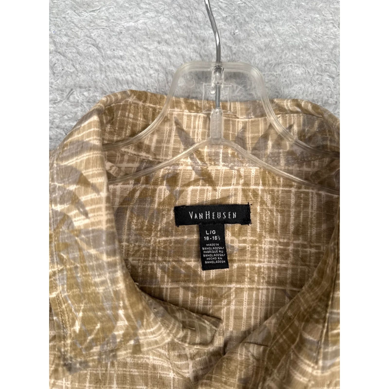 Van Heusen VINTAGE Van Heusen Shirt Men Large Brown Beige Floral Leaf Hawaiian Rayon Blend 16-16.5 Size US L / EU 52-54 / 3 - 7 Thumbnail