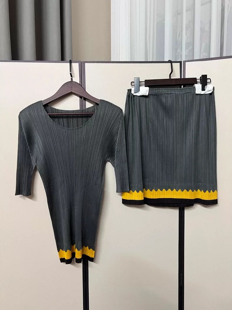 Other Issey Miyake size:5 Pencil grey skirt Size 42" / US 20 - 2 Thumbnail