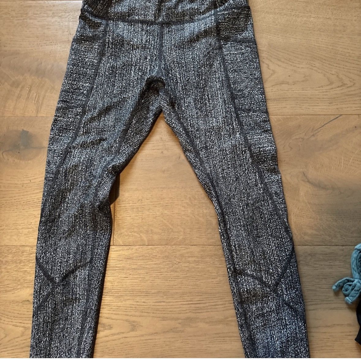 Lululemon Lululemon Leggings Size 28" / US 6 / IT 42 - 1 Thumbnail