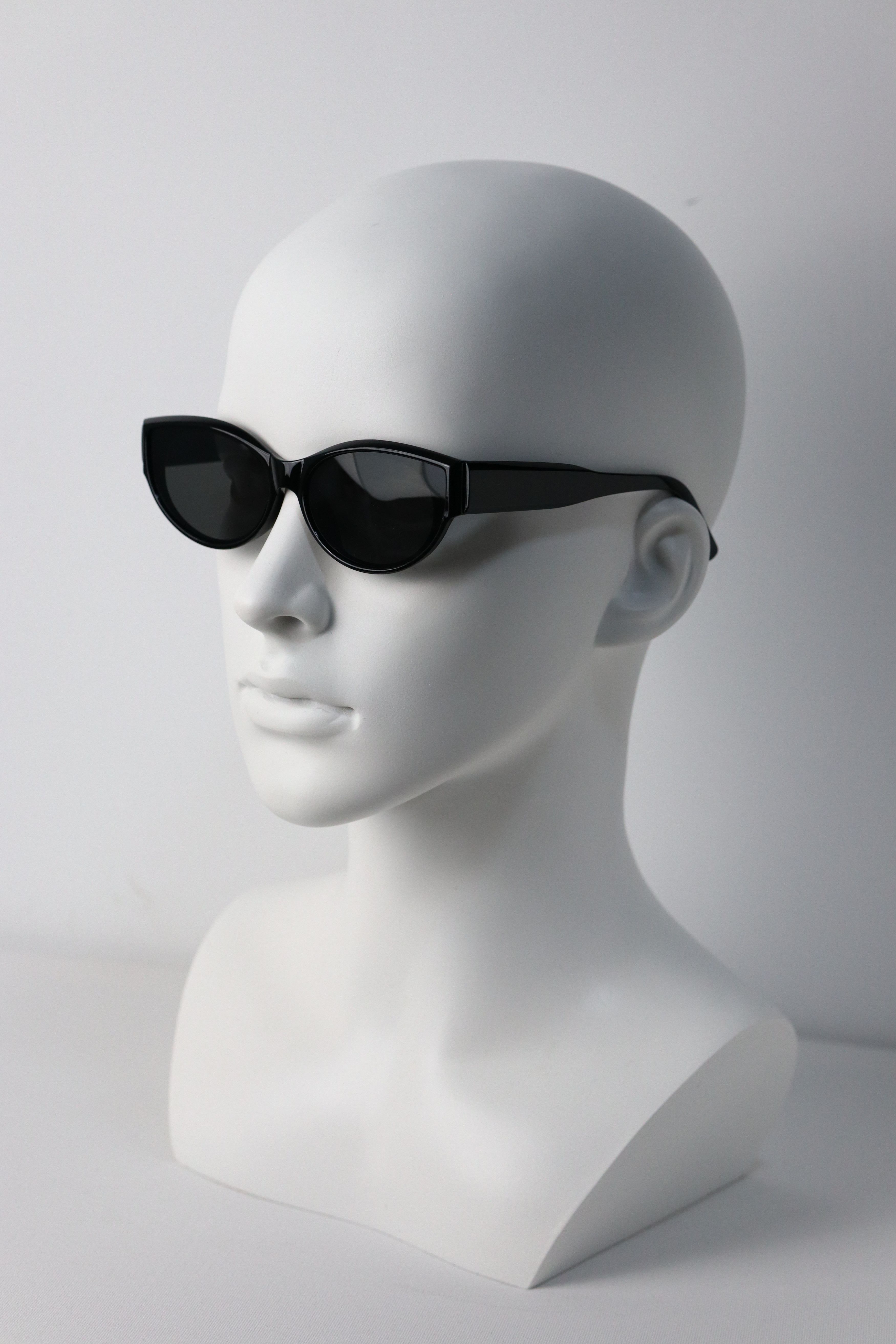Japanese Brand Y2k Avant Garde Futuristic Black Sunglasses Unisex OS Size ONE SIZE - 1 Thumbnail