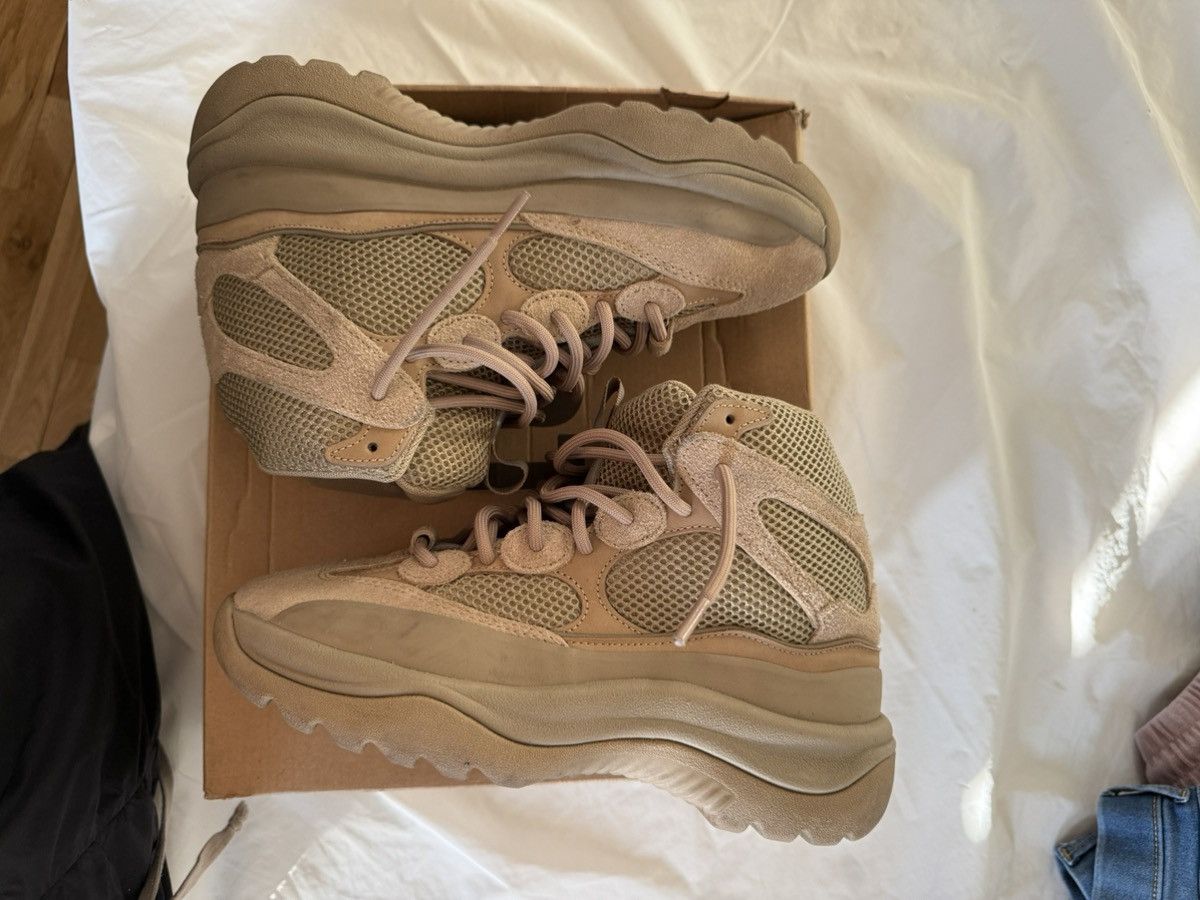 Yeezy Cream Yeezy Boots Size US 7.5 / EU 40-41 - 2 Thumbnail