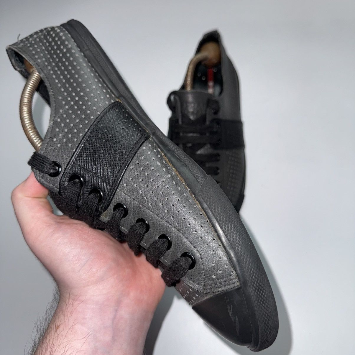 Prada PRADA Dark Grey Saffiano Sneakers 8.5 Size US 7.5 / EU 40-41 - 15 Thumbnail