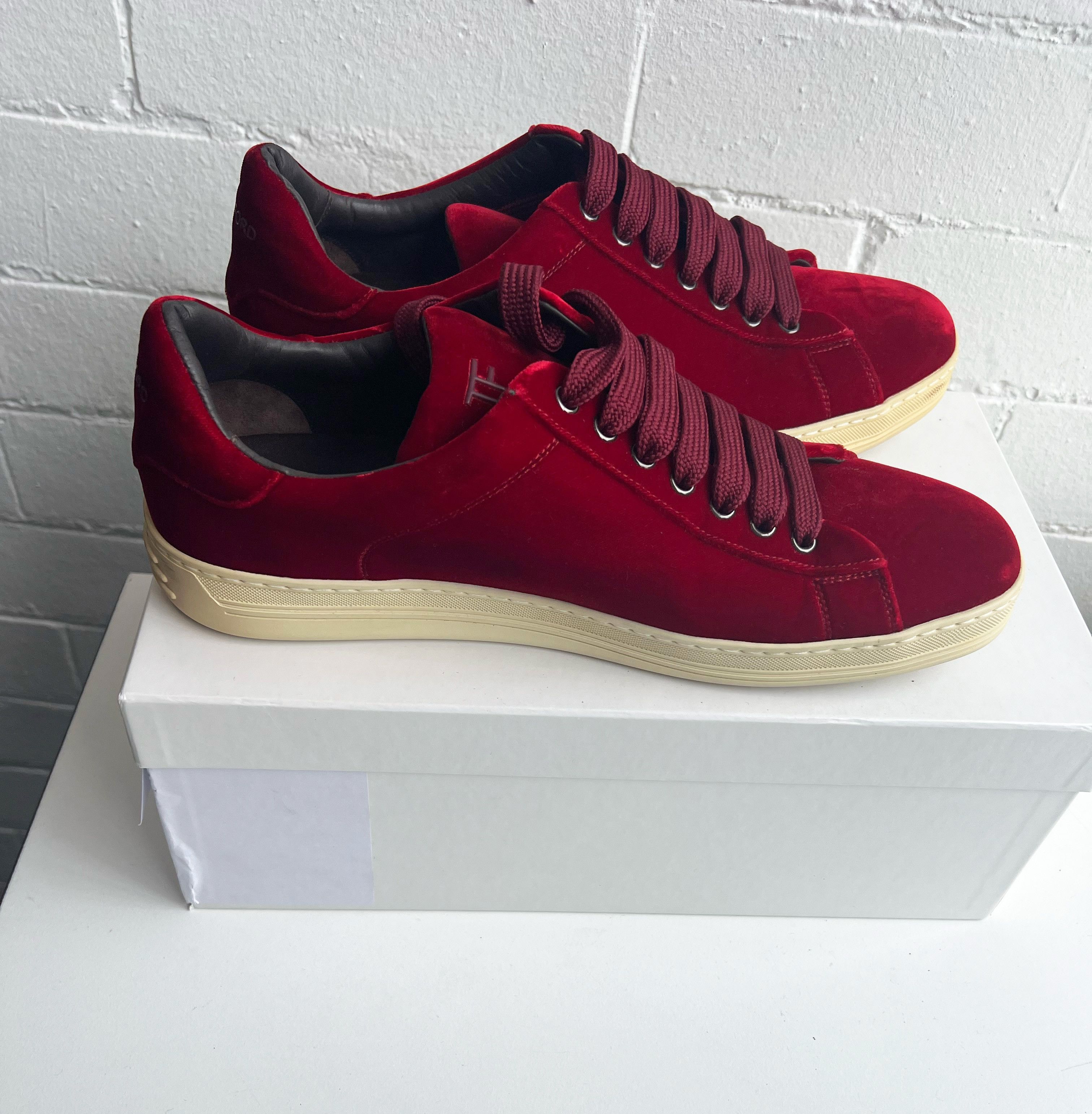 Tom Ford tom ford red velvet trainer Size US 11 / EU 44 - 7 Thumbnail