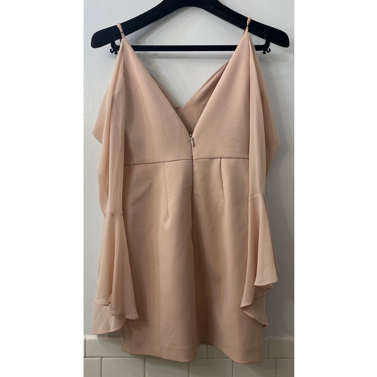 Other BCBGMAXAZRIA Palm Cold-Shoulder Bell Sleeve Dress - Size: 2 Size XS / US 0-2 / IT 36-38 - 3 Thumbnail