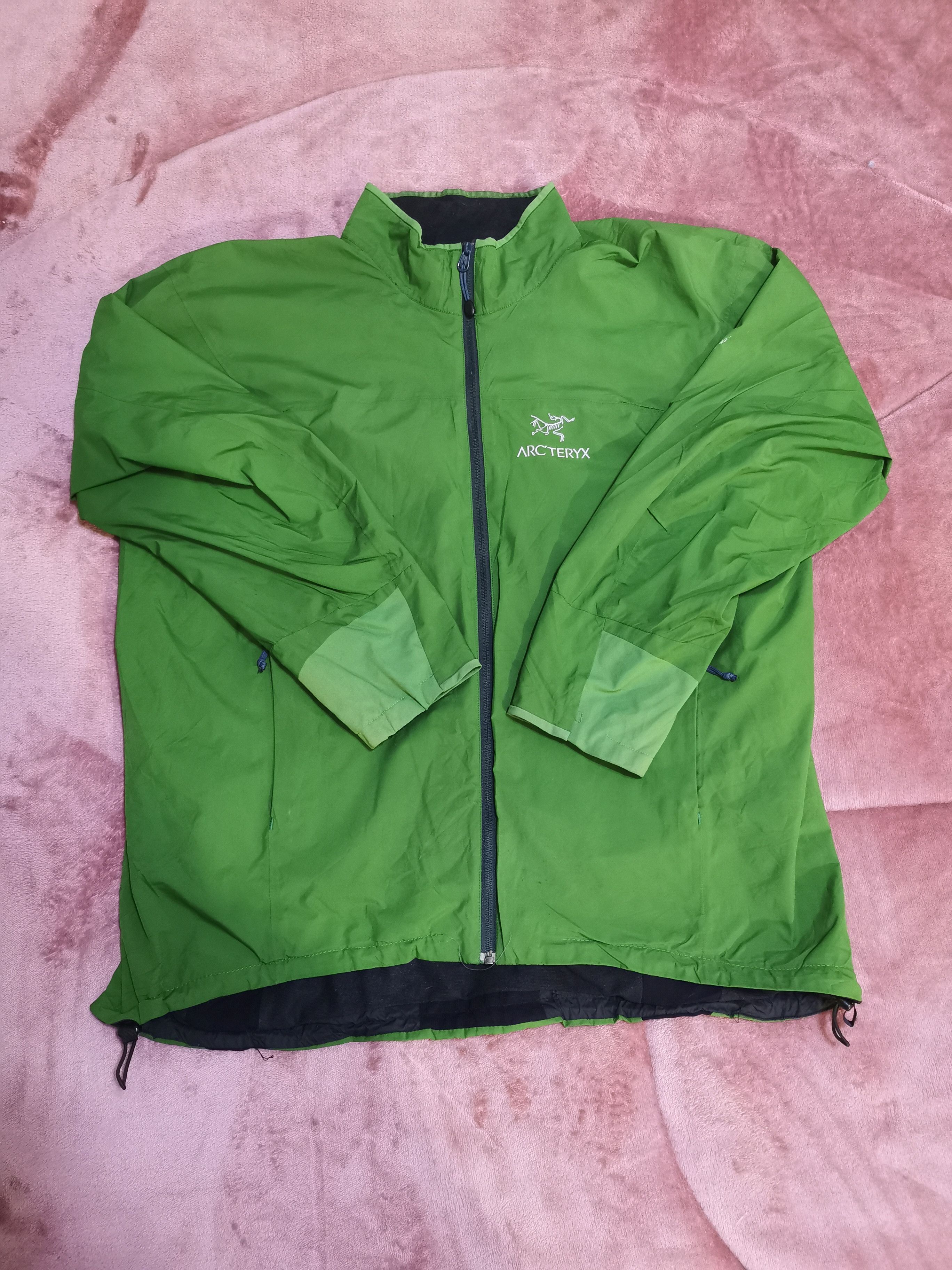 image of Arcteryx Arc'teryx Green Navy Sweeter Light Jacket, Men's (Size Large)