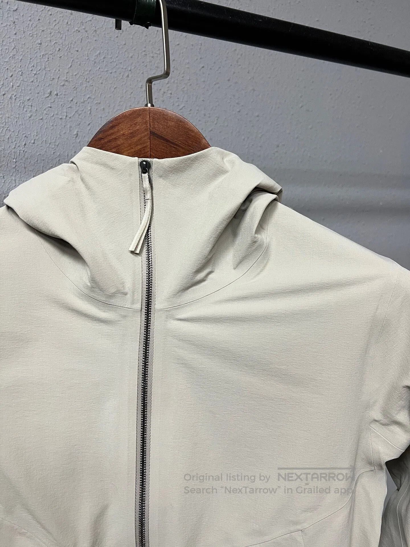 Arc'teryx arcteryx long sleeve shell jacket in beige. Size US S / EU 44-46 / 1 - 3 Thumbnail