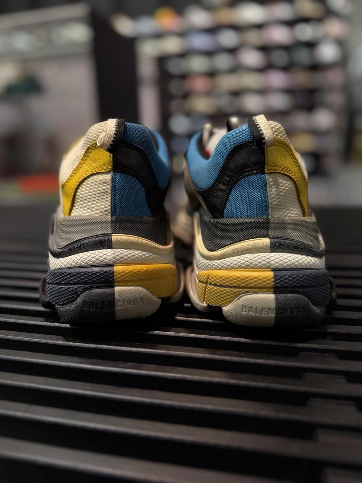Balenciaga Balenciaga Triple S Men’s Multicolored Sneakers 44EU/11US Size US 11 / EU 44 - 12 Thumbnail