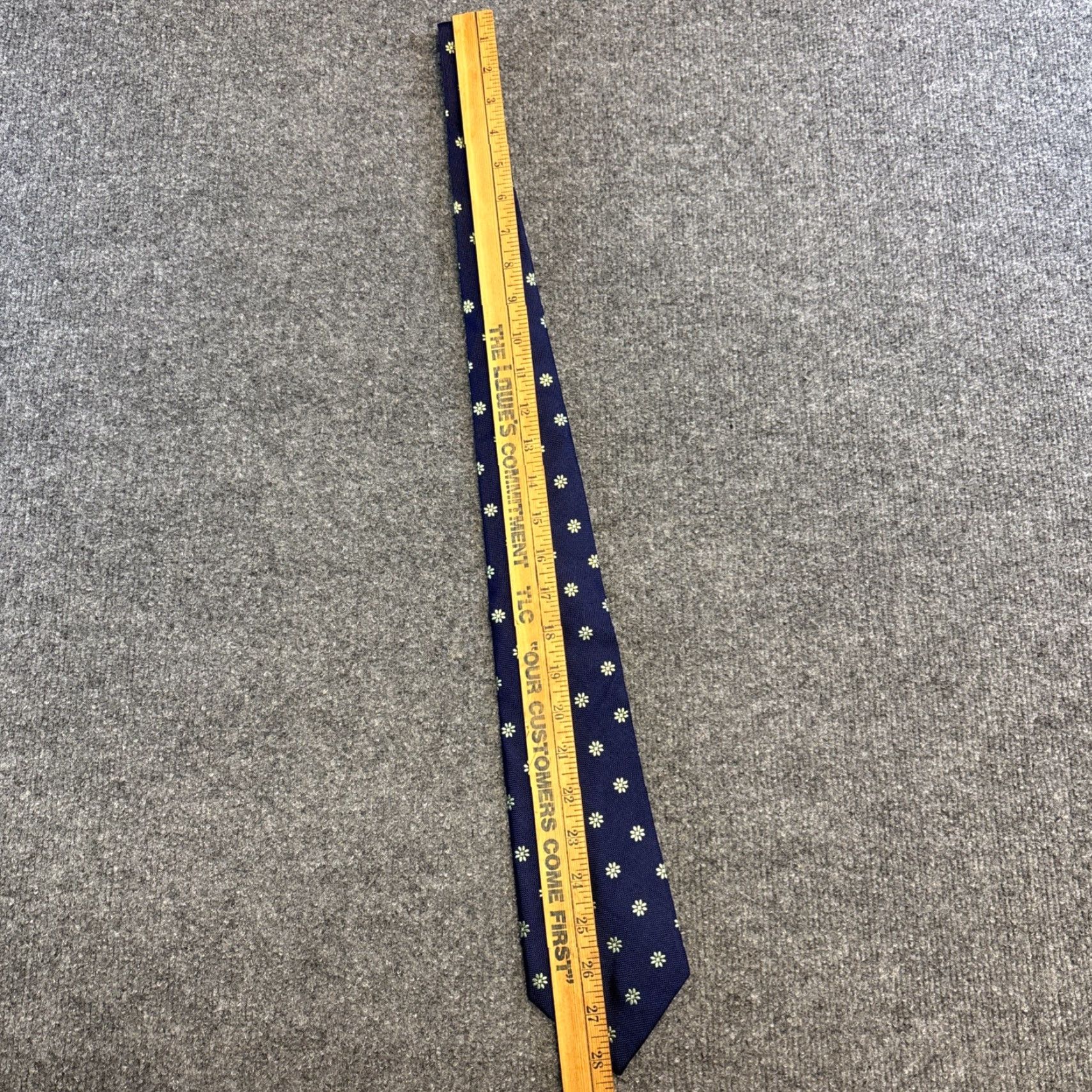 Countess Mara VINTAGE Countess Mara Tie Neck Floral Silk Men’s Blue White, Men, Silk, Floral, Tie, Blue, Vintage, Pre-owned Excellent, Countess Mara Neck Tie Size ONE SIZE - 3 Thumbnail