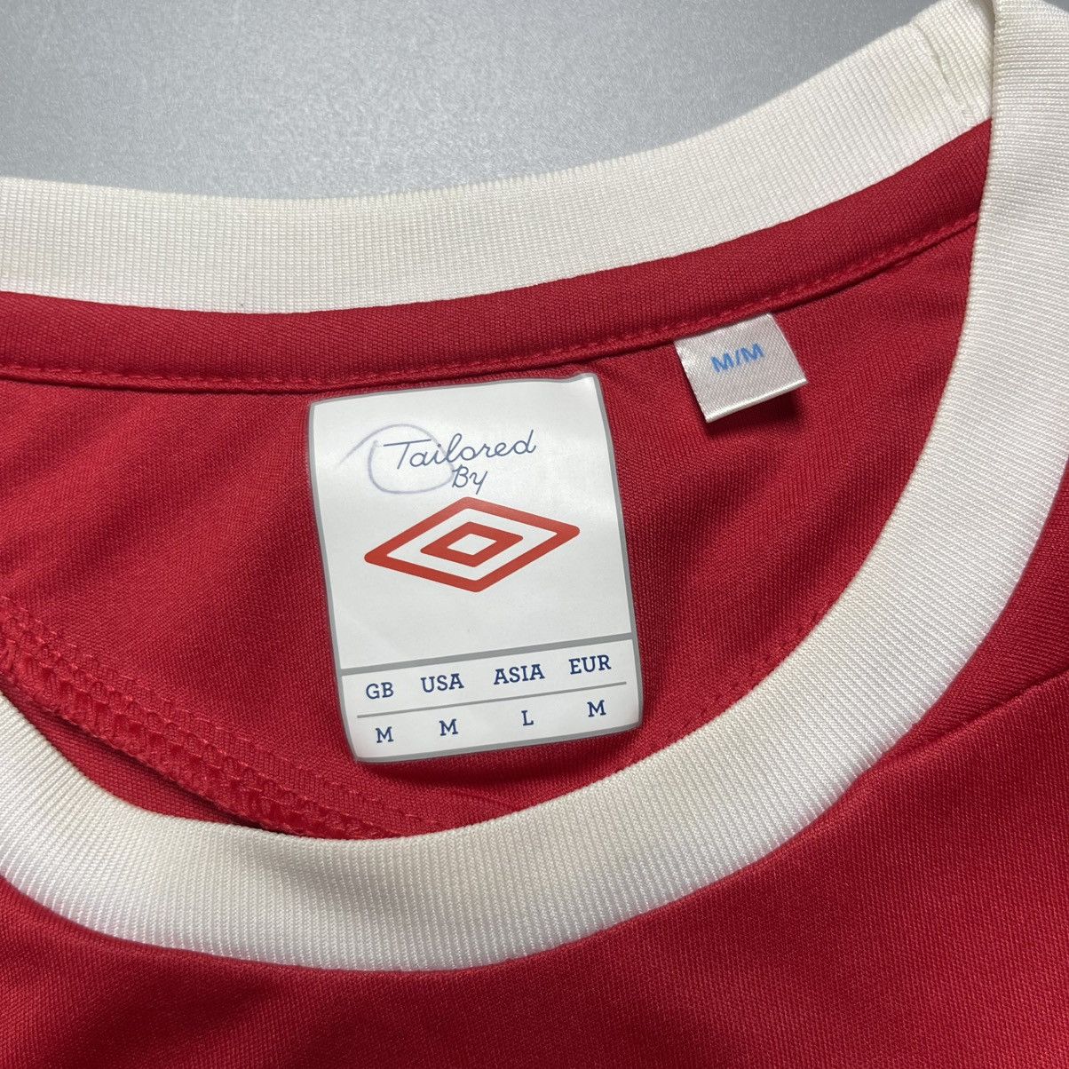 Umbro ENGLAND UMBRO 2010/2011 FOOTBALL SOCCER TRAINING JERSEY Size US M / EU 48-50 / 2 - 5 Thumbnail