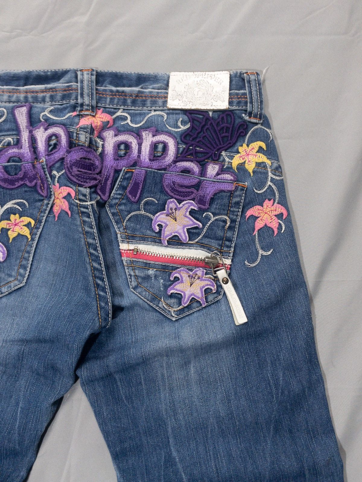 Hysteric Glamour Y2K Red Pepper Flare Jeans Floral Butterfly Embroidery Size 32" / US 10 / IT 46 - 2 Thumbnail