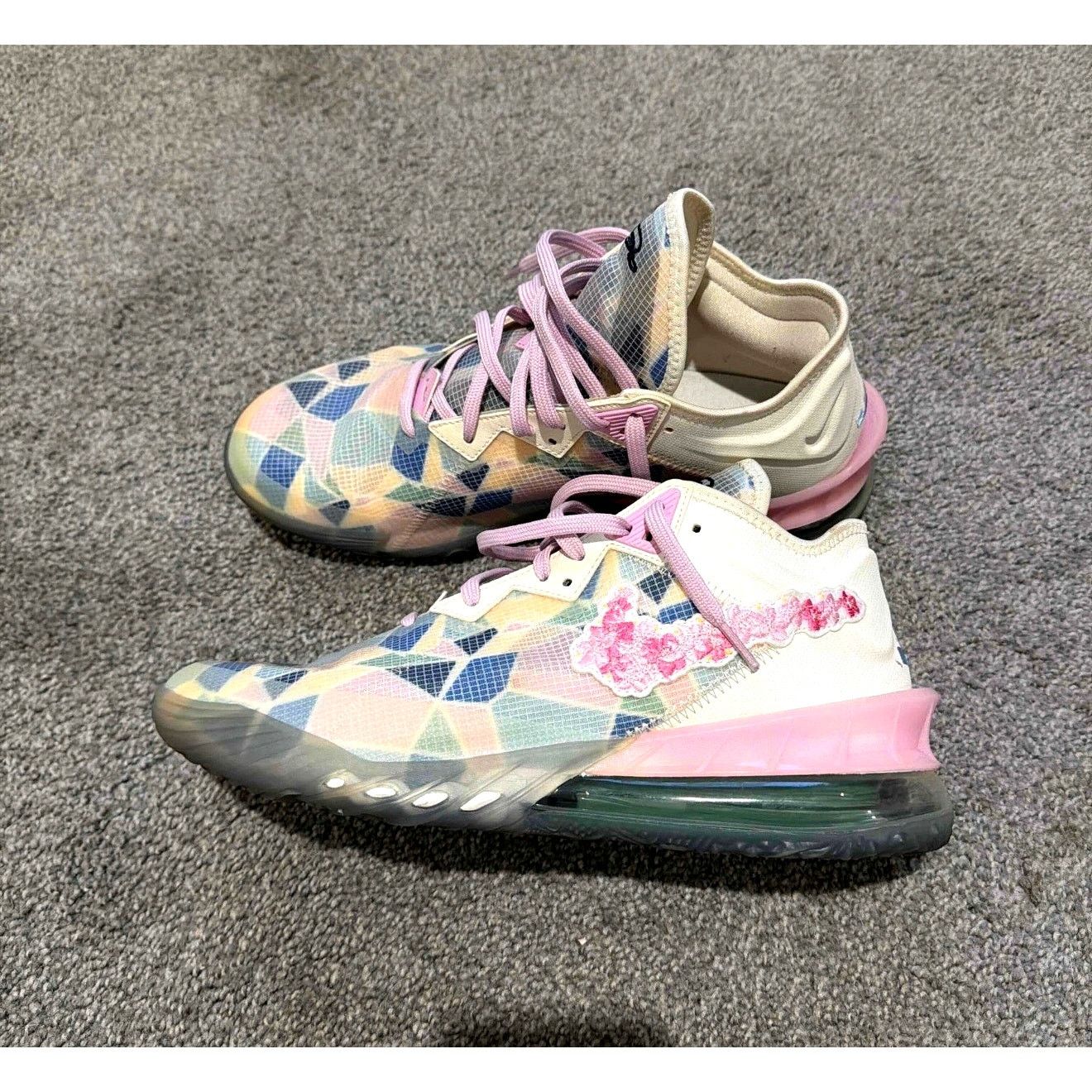 Nike Atmos Nike Lebron 18 low Sakura CV7562-101 Size 11 Size US 11 / EU 44 - 1 Thumbnail