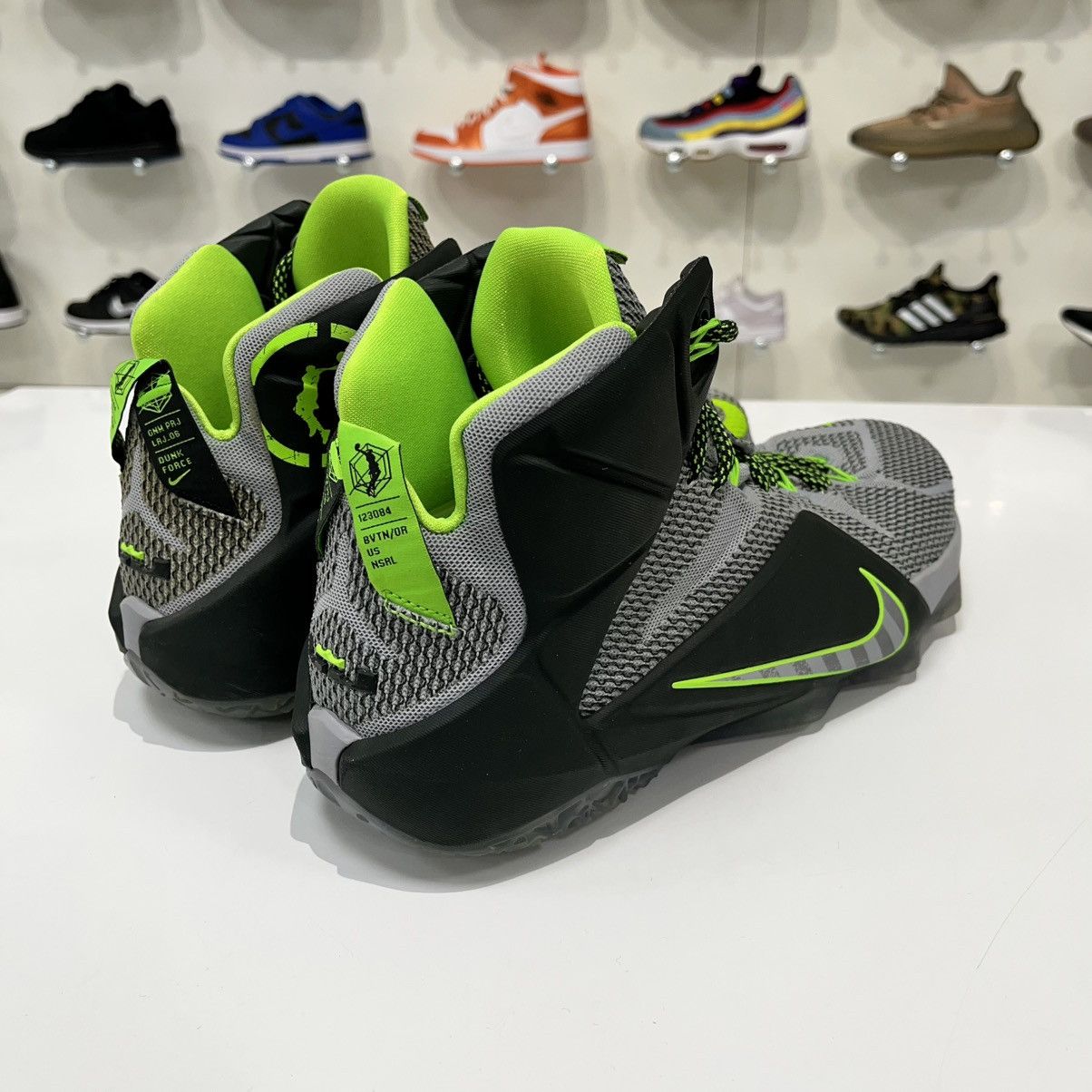 Nike Nike LeBron 12 Dunk Force Size US 12 / EU 45 - 6 Thumbnail