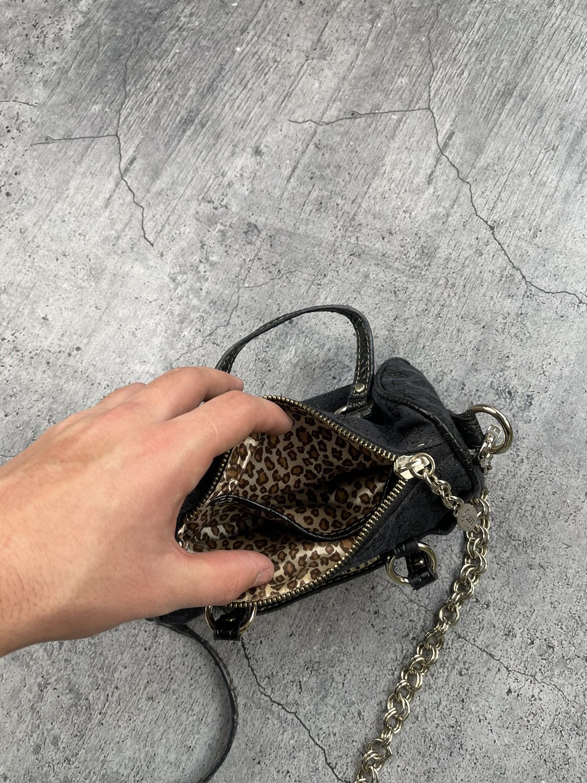 Guess × Vintage Vintage Y2k Guess Monogram Mini Bag 00s Avant Garde Size ONE SIZE - 8 Thumbnail