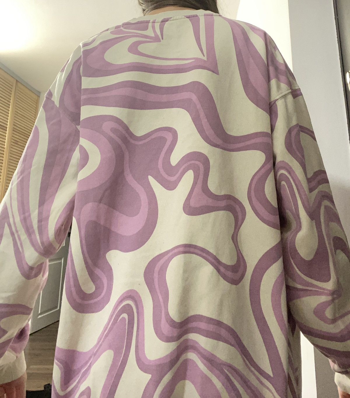H&M Sweatshirt with purple heart Size S / US 4 / IT 40 - 3 Thumbnail