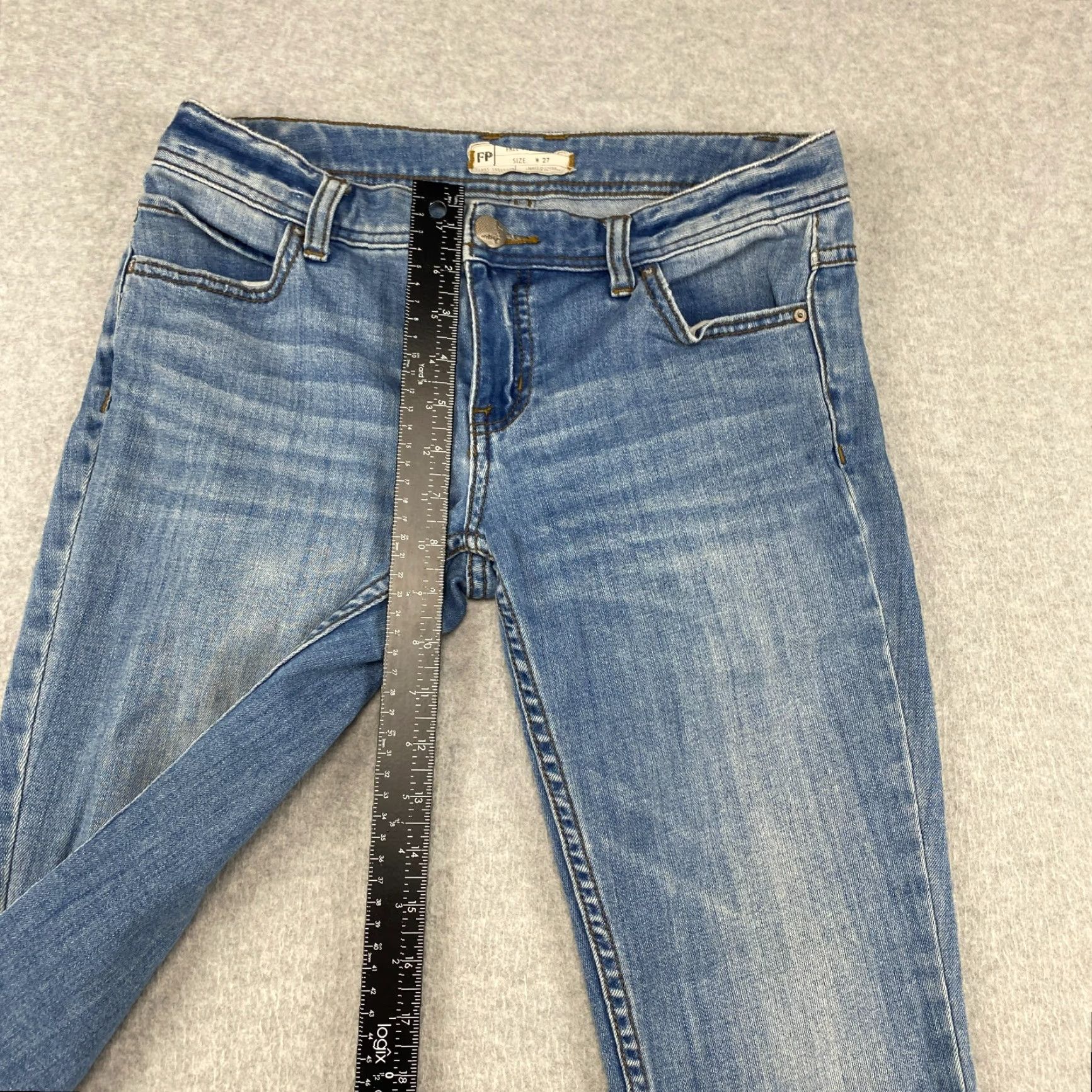 Free People VINTAGE? Free People Jeans Womens Blue Skinny Ankle Distressed Rip Denim 27/32 Mid Rise 5-Pocket Stretch Belt Loops Size 27" / US 4 / IT 40 - 4 Thumbnail