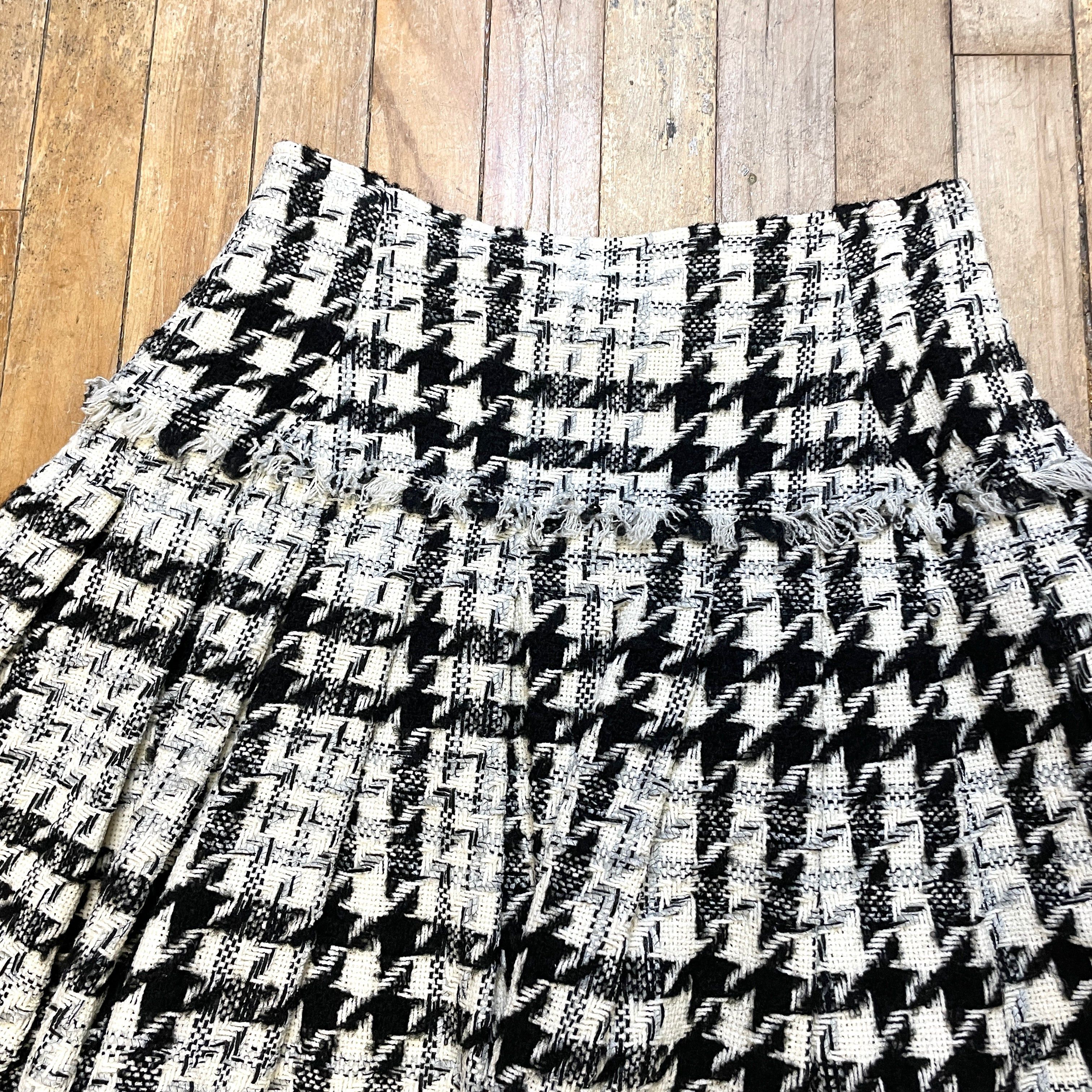 Oscar De La Renta Oscar De La Renta Fall '08 Vintage Designer Tweed Skirt Made In Italy Size 27" Size 27" / US 4 / IT 40 - 5 Thumbnail