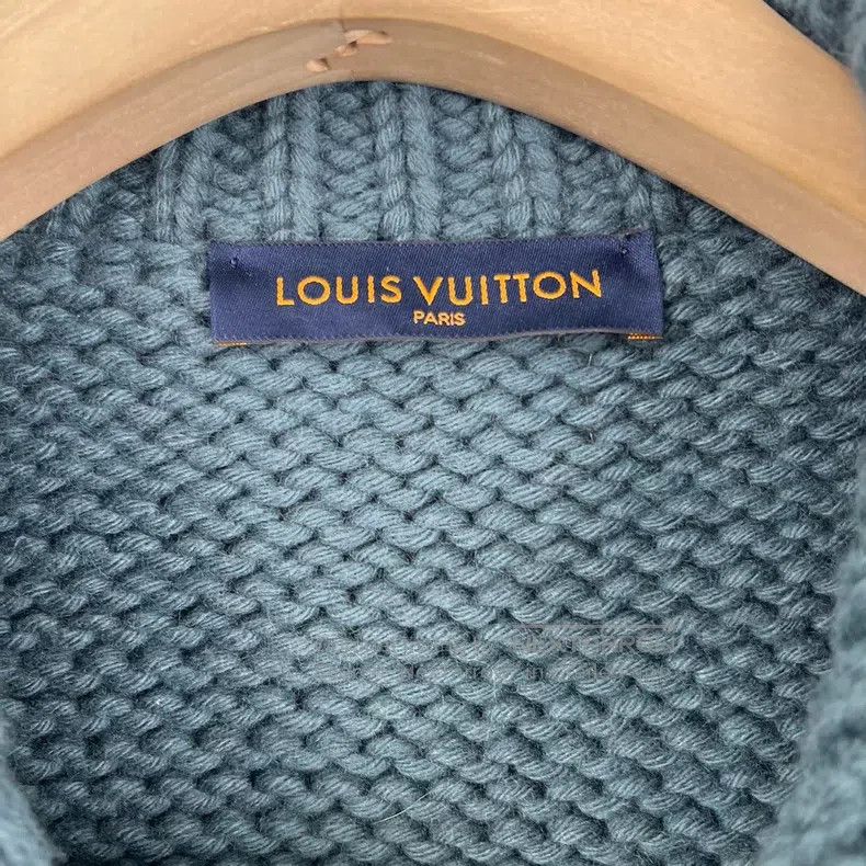 Louis Vuitton Louis Vuitton Blue knit button-down sweater jacket Size US M / EU 48-50 / 2 - 3 Thumbnail