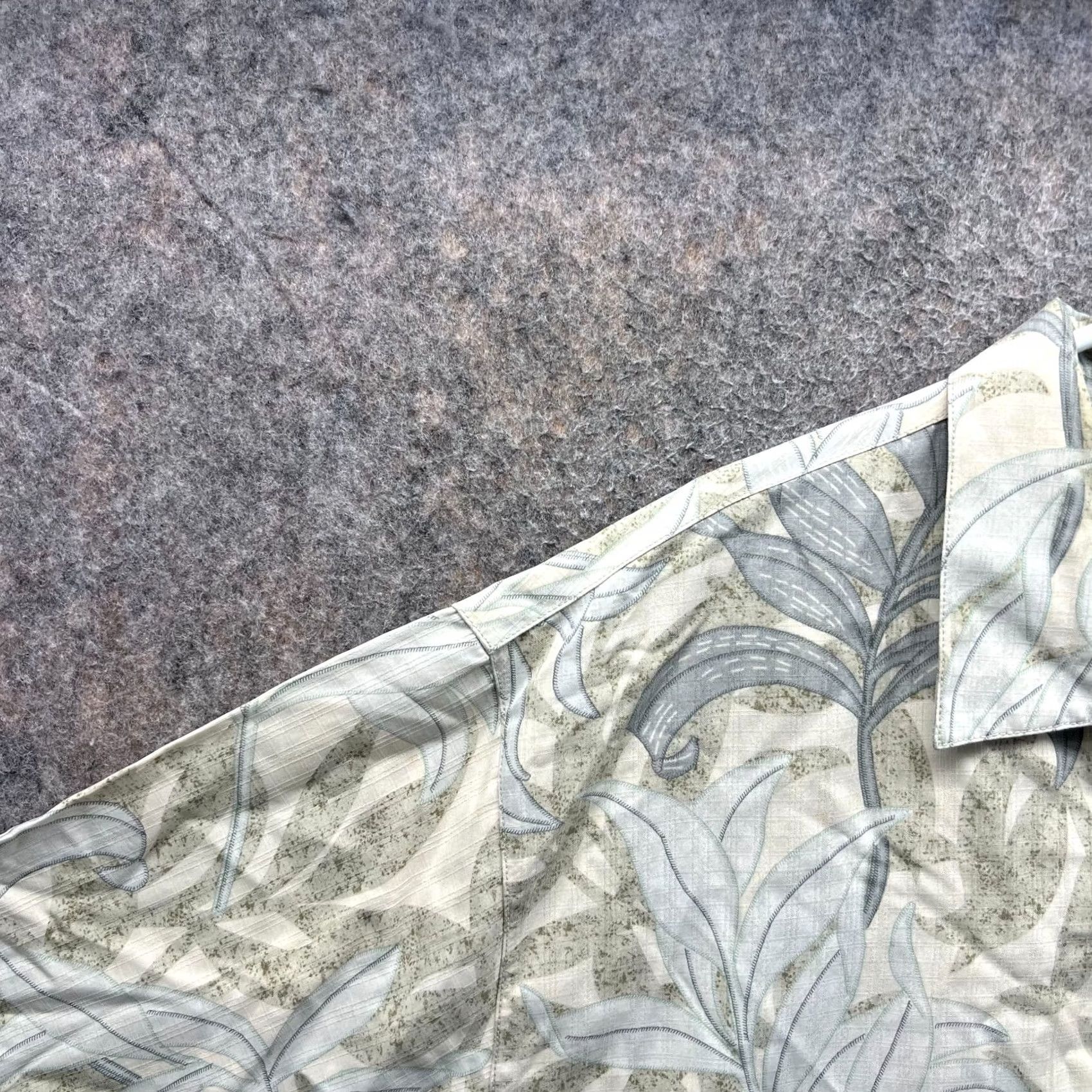 Tommy Bahama VINTAGE Tommy Bahama Shirt Men Large Beige Button-Down Silk Floral Hawaiian Tropic Ivory Size US L / EU 52-54 / 3 - 7 Thumbnail
