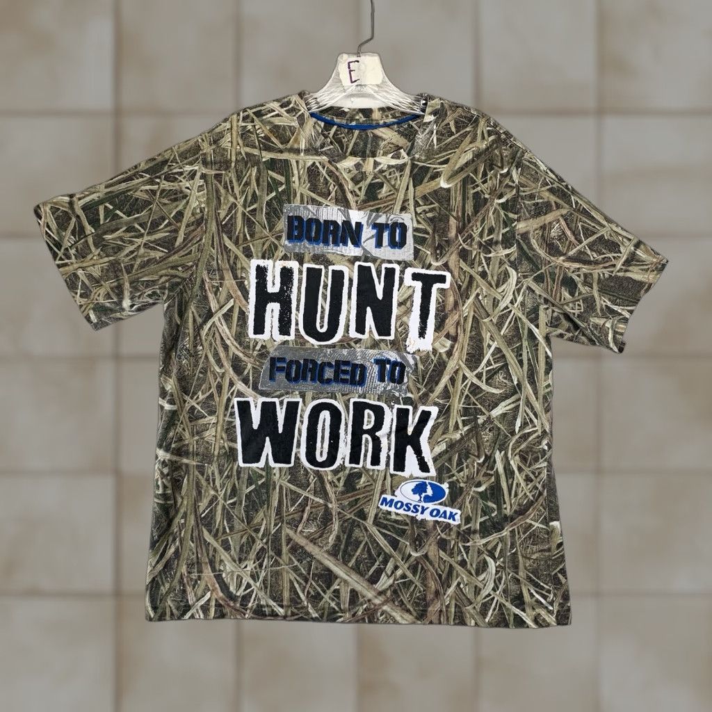 Vintage Mossy Oak Born To Hunt Logo T-Shirt Men’s Large Camouflage Short Sleeve Outdoor Hunting Casual Size US L / EU 52-54 / 3 - 1 Thumbnail