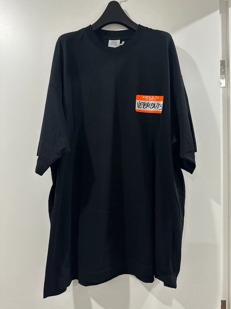Vetements vetements Logo nameplate short sleeve 2501-Nextarrow Size US S / EU 44-46 / 1 - 1 Thumbnail