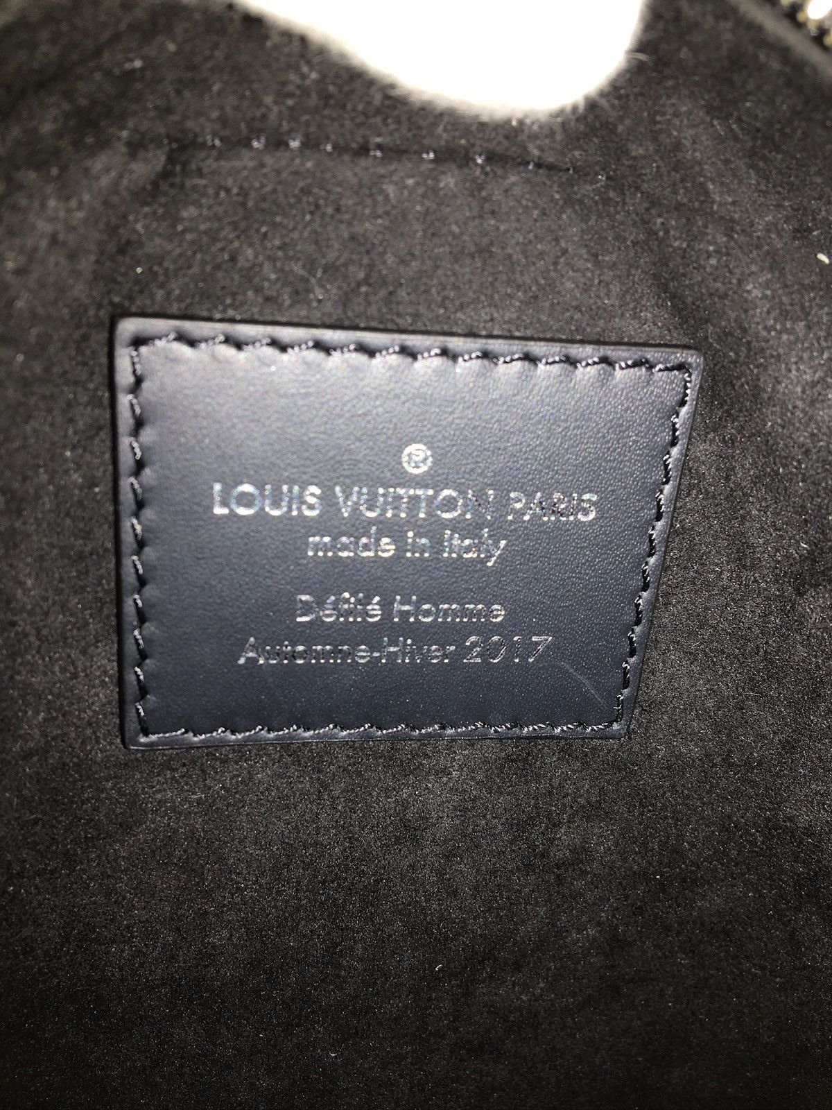 Louis Vuitton × Supreme Louis Vuitton X Supreme Danube PM EPI Leather Cross Body Bag Size ONE SIZE - 13 Thumbnail