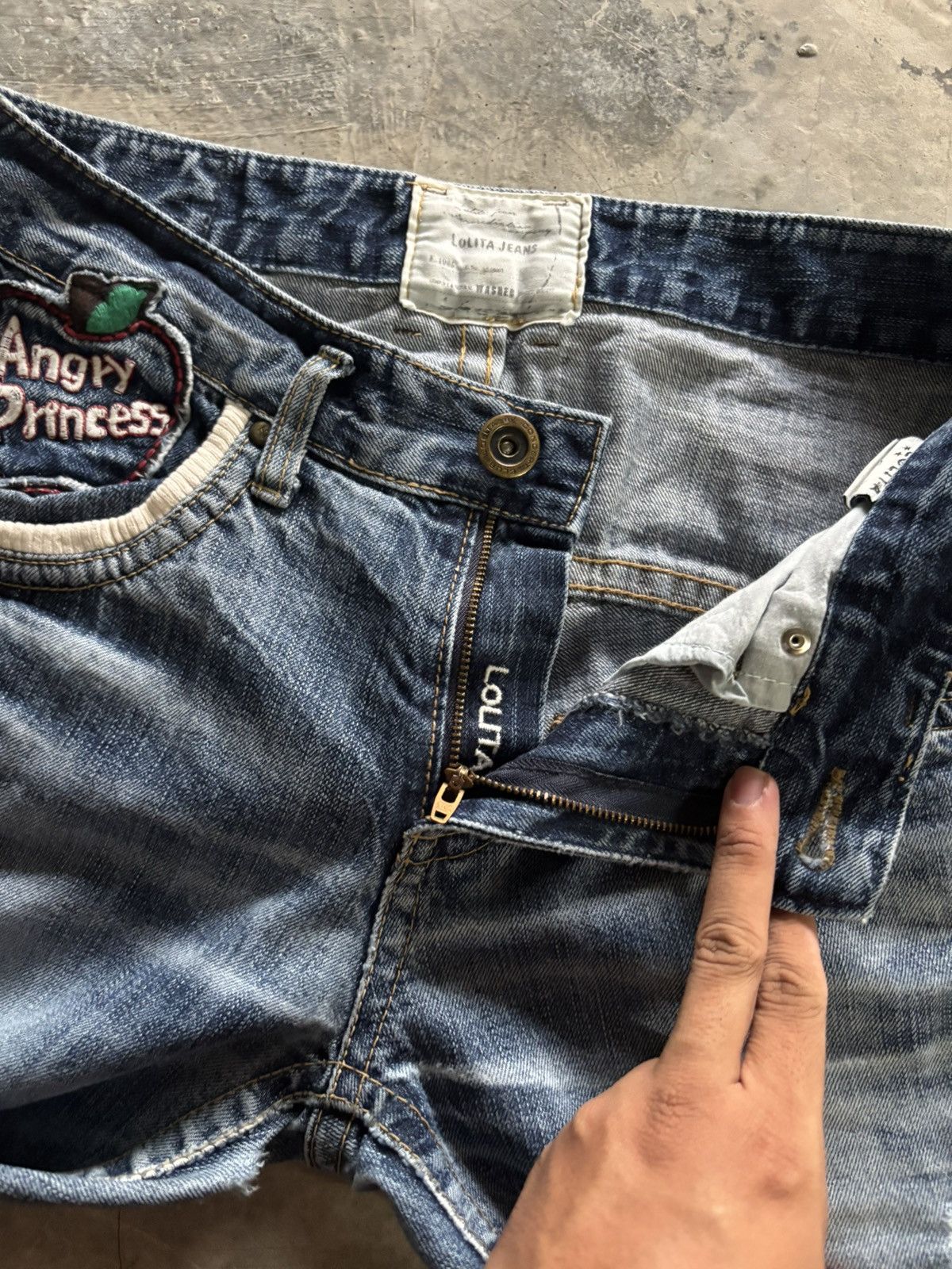 Japanese Brand LOLITA RARE YOSHITOMO NARA ANGRY PRINCESS DISTRESSED DENIM Size US 31 - 5 Thumbnail